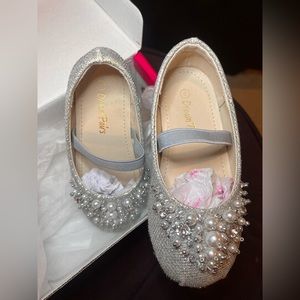 Little Girl’s size 8 dress shoe